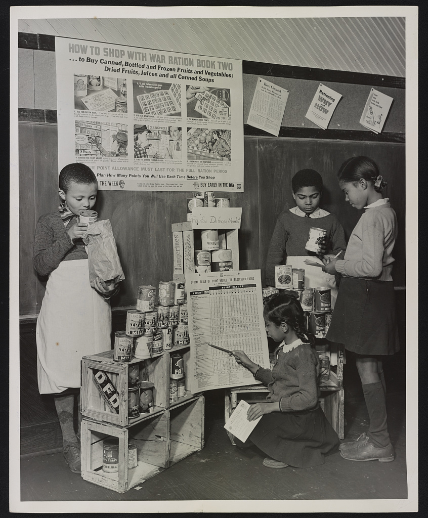 schoolchildren learning about price controls/rationing